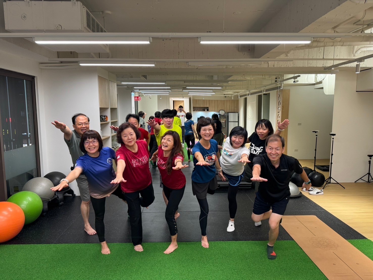 LINE_ALBUM_校友會-MX8週肌力訓練課_240603_1.jpg LINE_ALBUM_校友會-MX8週肌力訓練課_240603_1.jpg